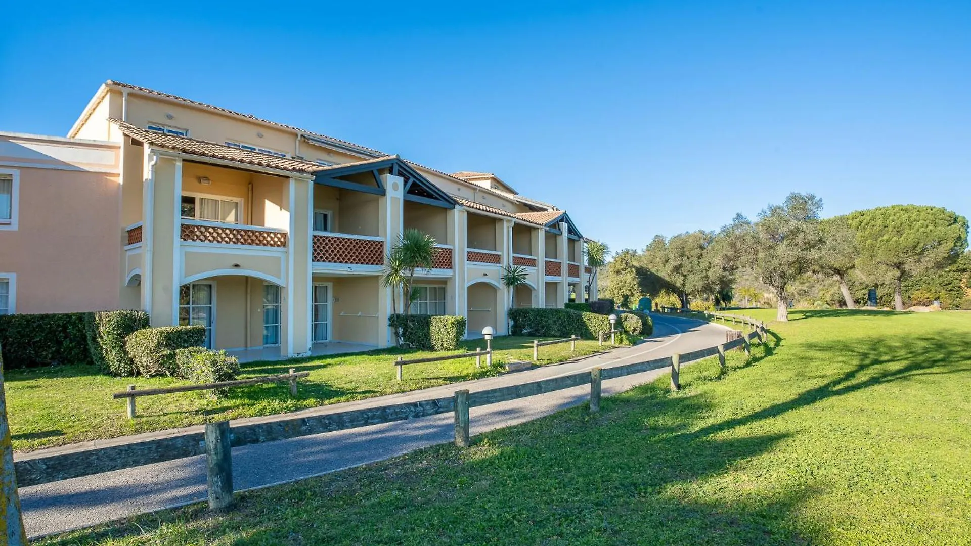Saint-Raphaël Apartment Le Village - Vj 107 By Interhome